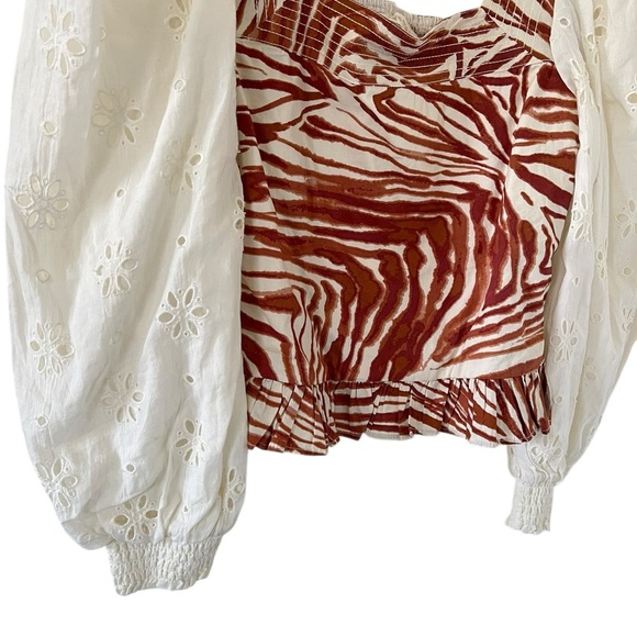 Love the Label Anthropologie Giraffe Print Eyelet Puff Sleeve Top - Picture 4 of 6